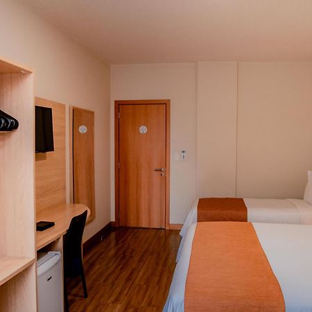Luds Comfort Hotel Ponta Grossa  Bagian luar foto