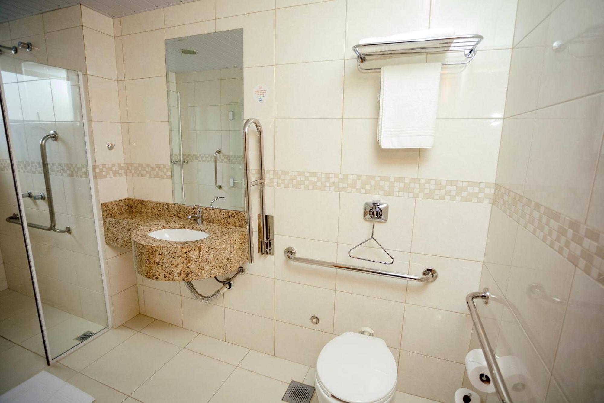 Luds Comfort Hotel Ponta Grossa  Ruang foto
